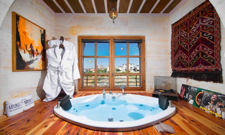 Stone Suite Room with Jacuzzi