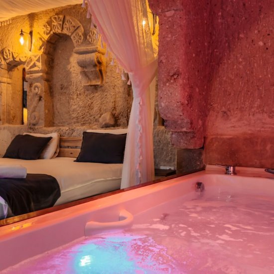 Özel Havuzlu Zuwinasa Suit