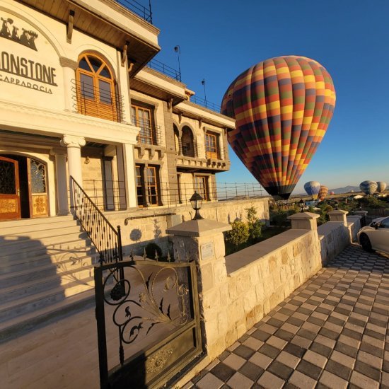 Stone Suite Room with Jacuzzi